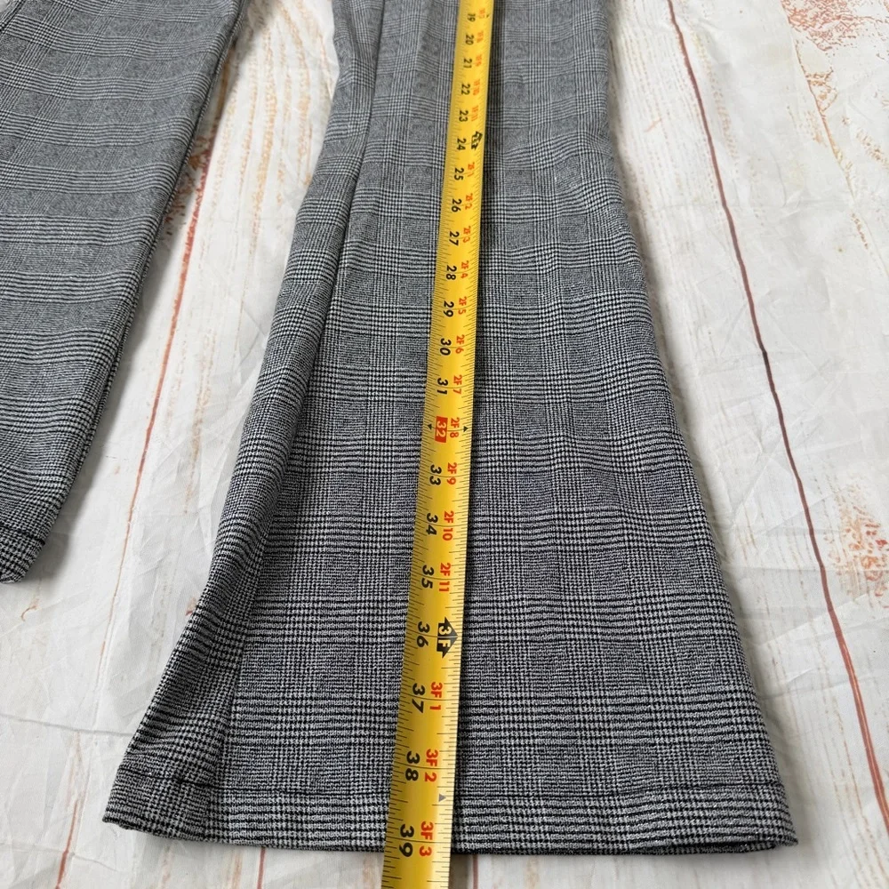 Studio F | Classic Plaid Flared Trousers | Size 4 |‎ Tailored Chic - Picture 8 of 10